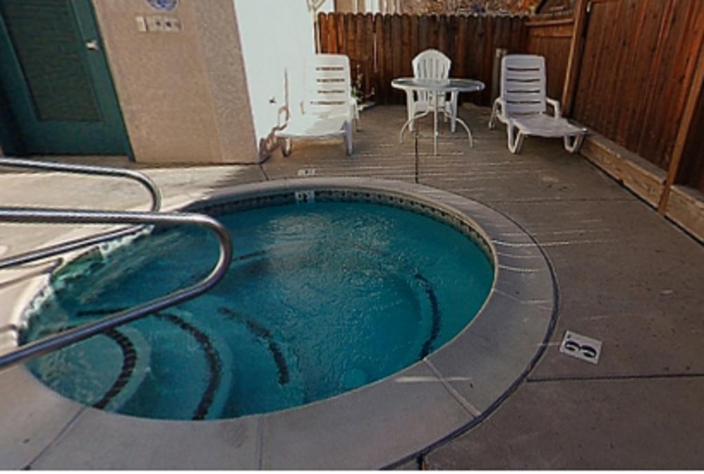 Cloverdale Wine Country Inn & Suites Экстерьер фото