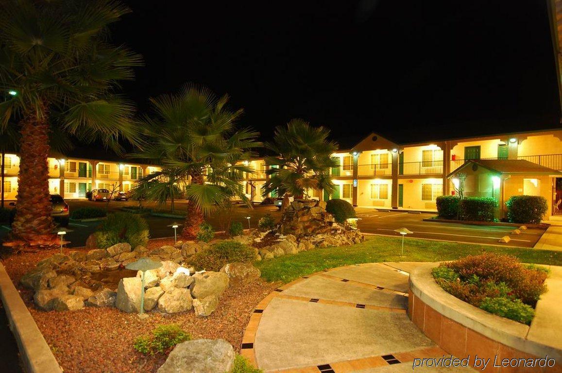 Cloverdale Wine Country Inn & Suites Экстерьер фото