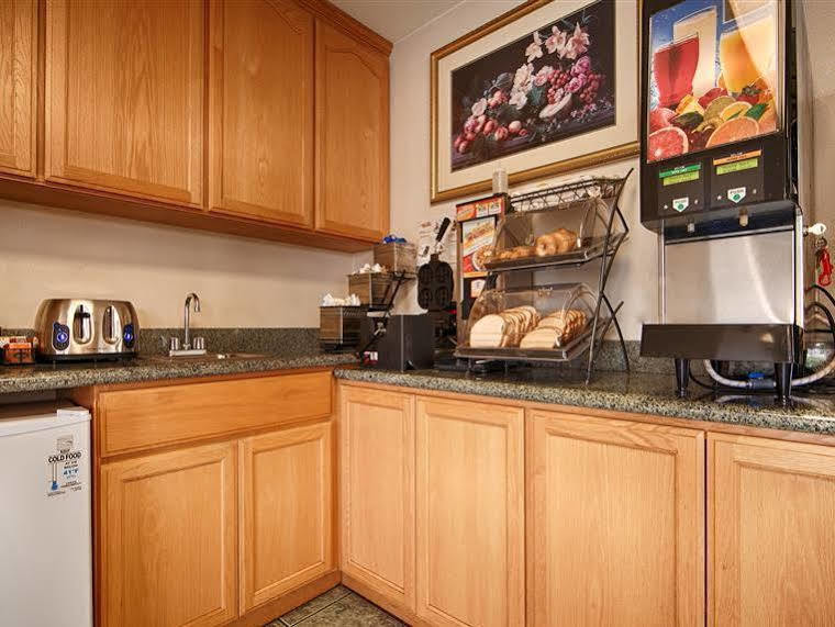 Cloverdale Wine Country Inn & Suites Экстерьер фото