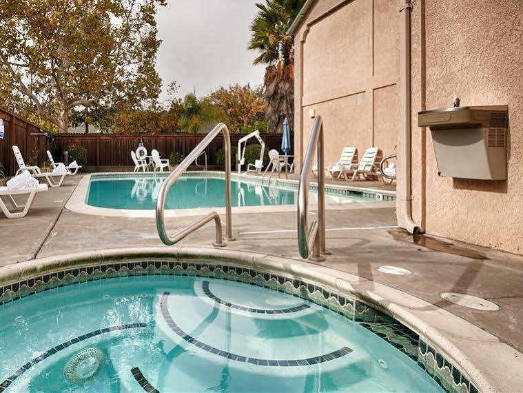 Cloverdale Wine Country Inn & Suites Экстерьер фото