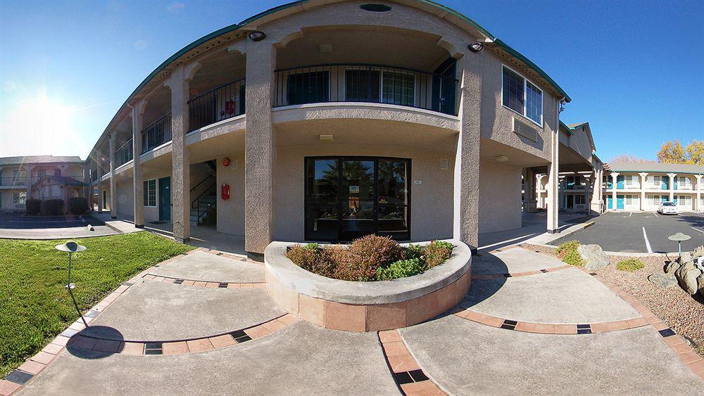 Cloverdale Wine Country Inn & Suites Экстерьер фото