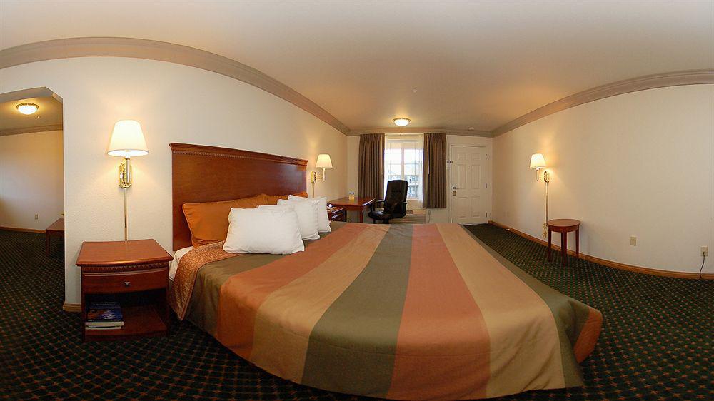 Cloverdale Wine Country Inn & Suites Экстерьер фото
